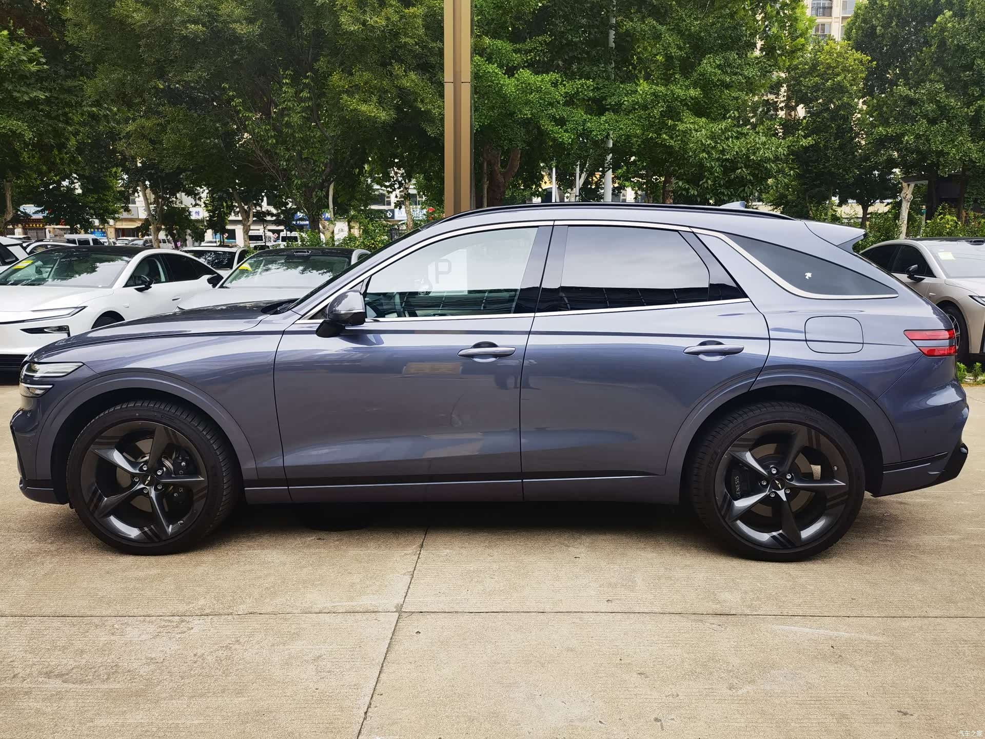 Genesis GV70, 2024 3