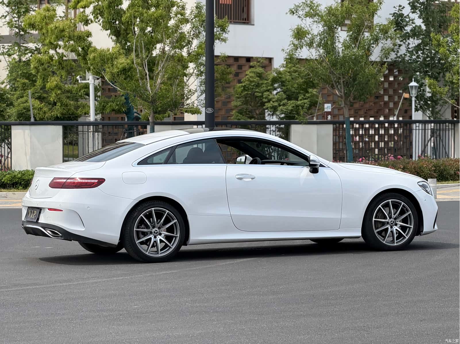 Mercedes-Benz E-Class, 2023 18
