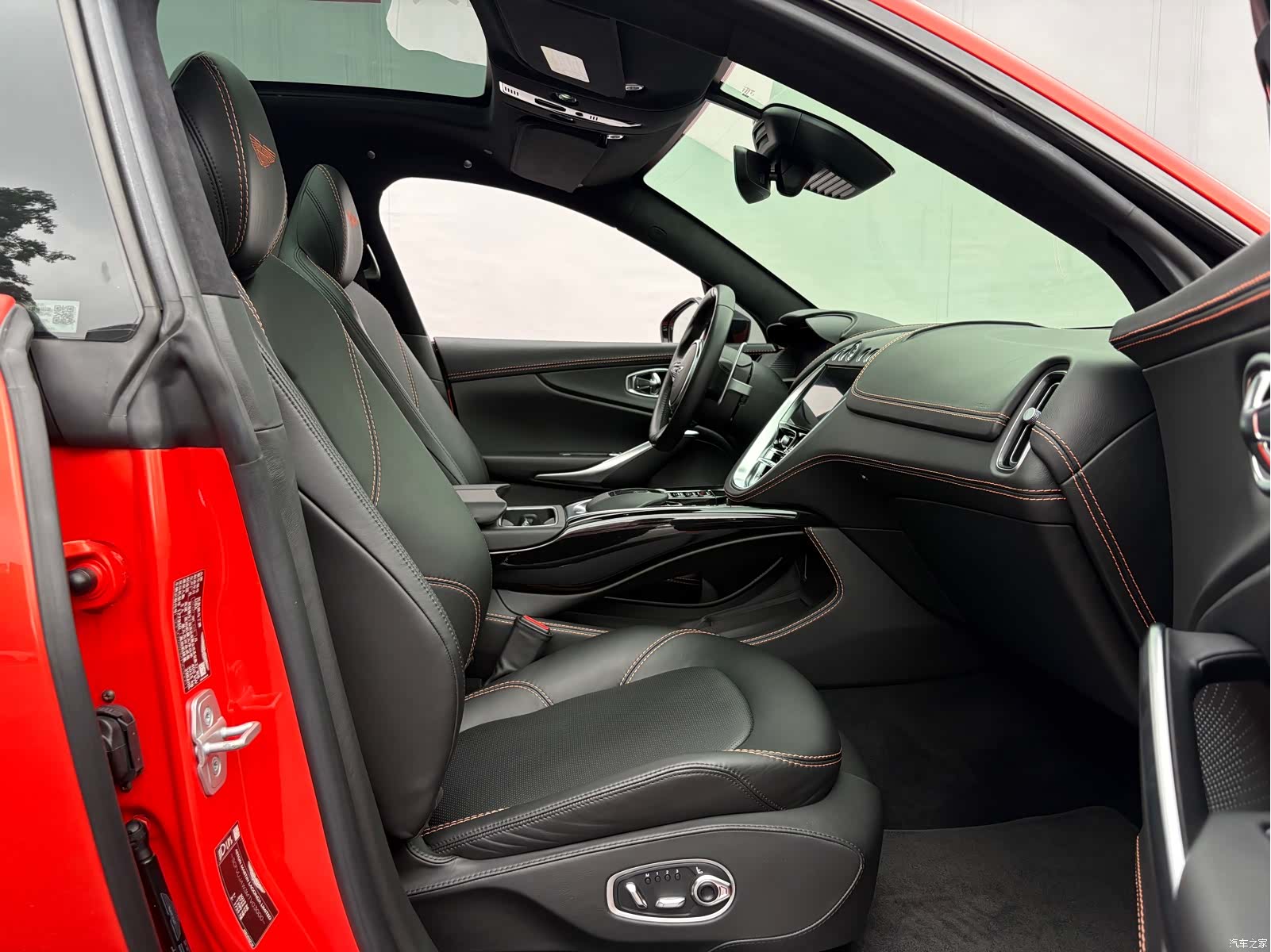 Aston Martin DBX, 2022 21