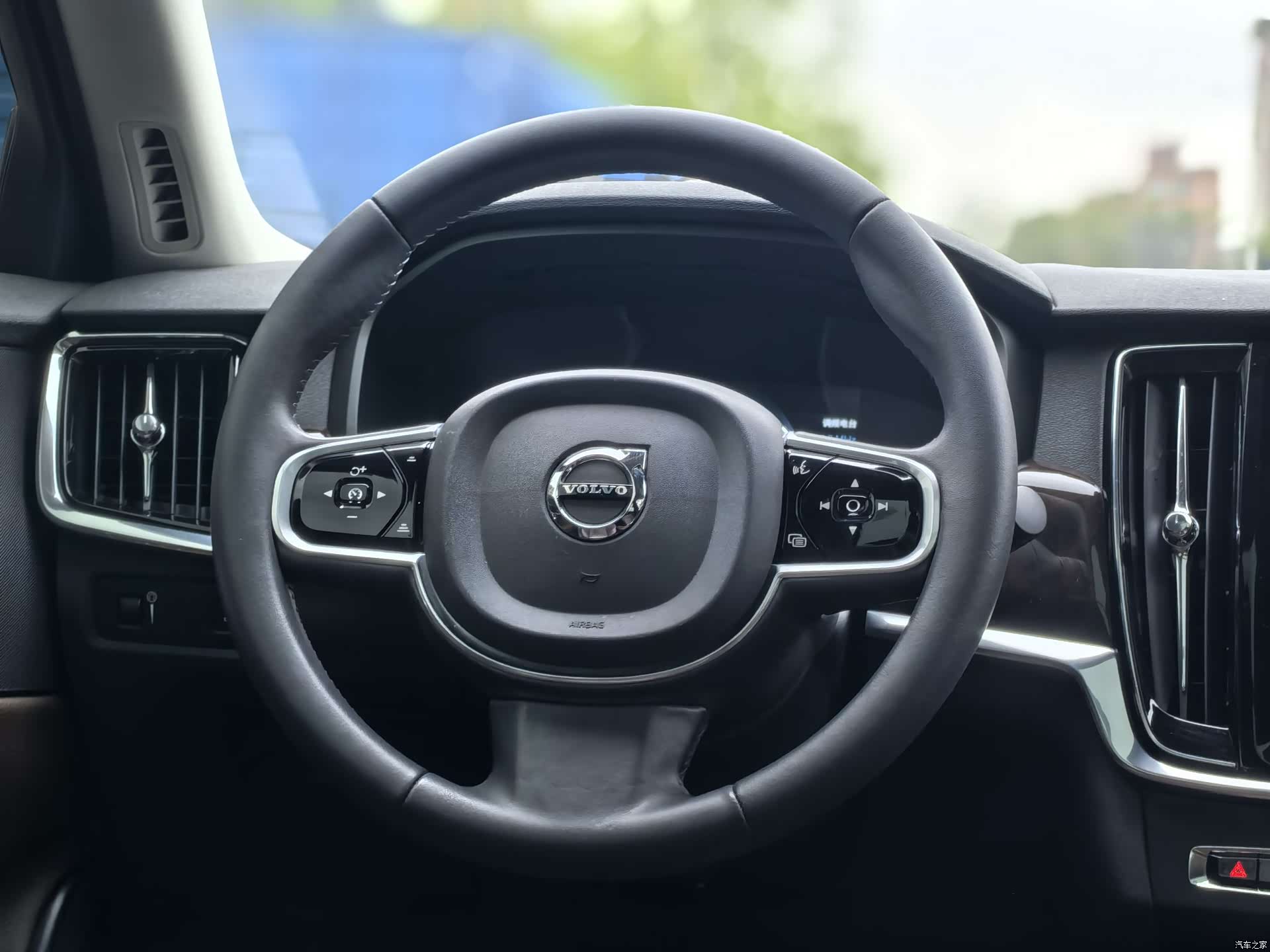 Volvo S90, 2017 11