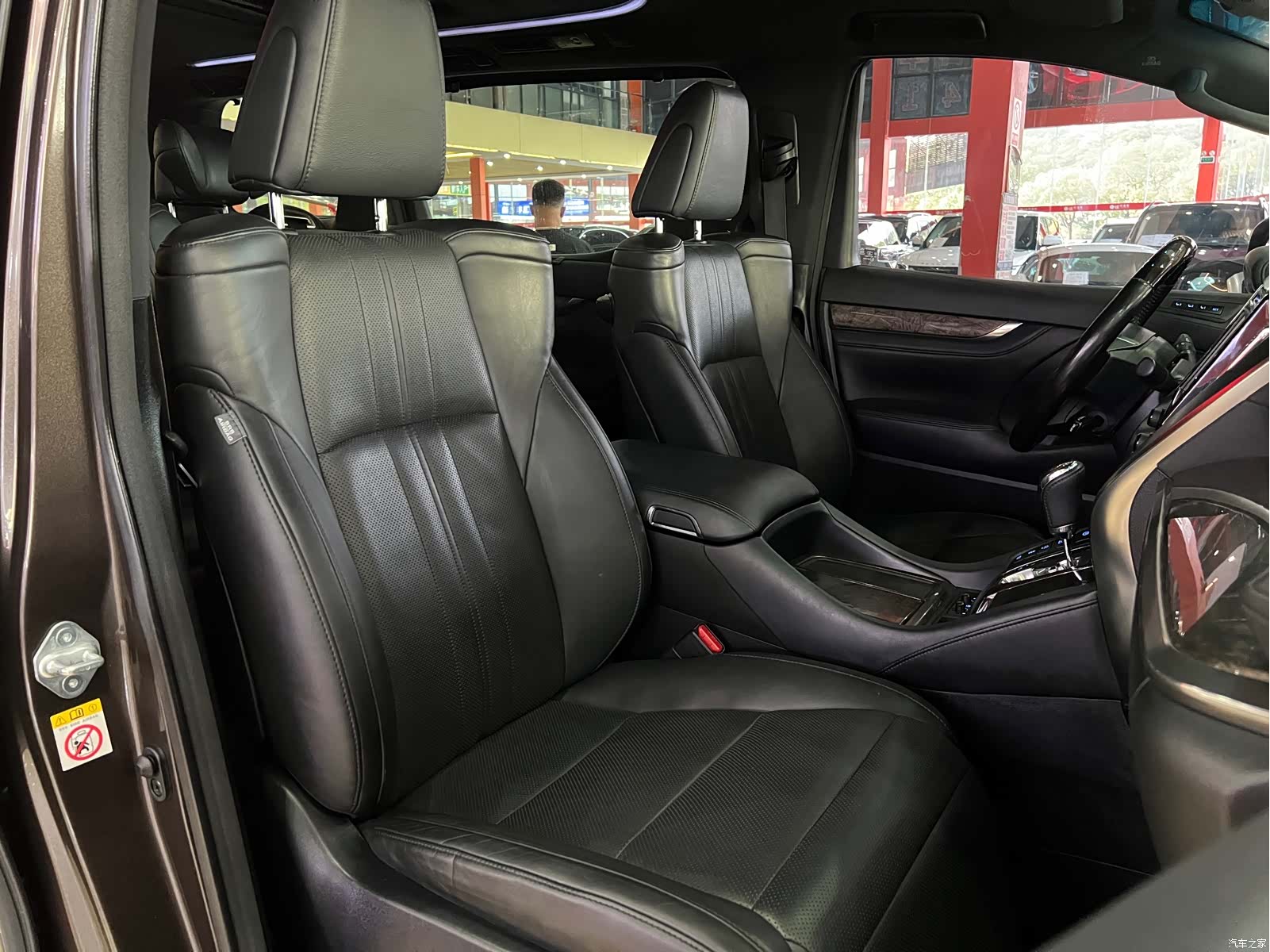 Toyota Alphard, 2018 16