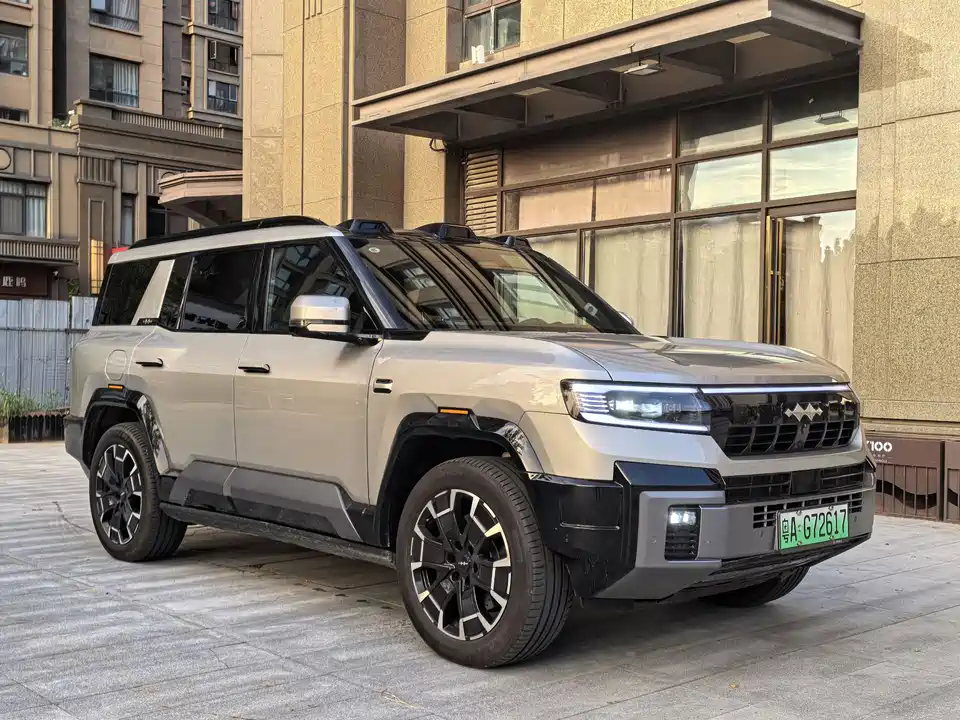 BYD Leopard 8