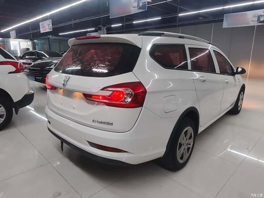 Wuling 310W, 2018 7