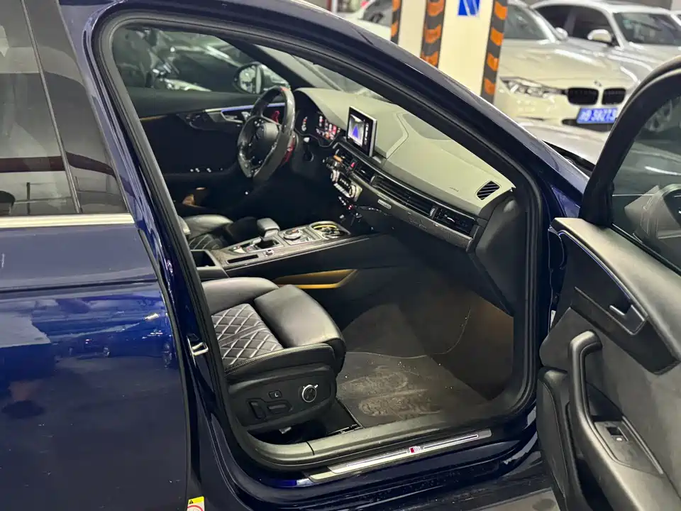 Audi S4