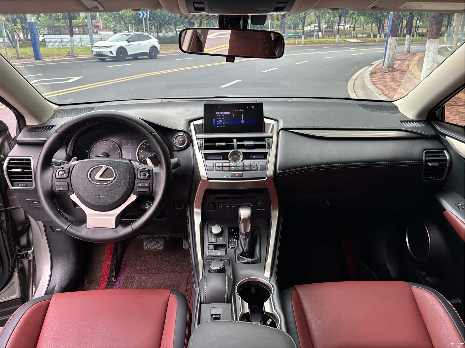 Lexus NX, 2016 17