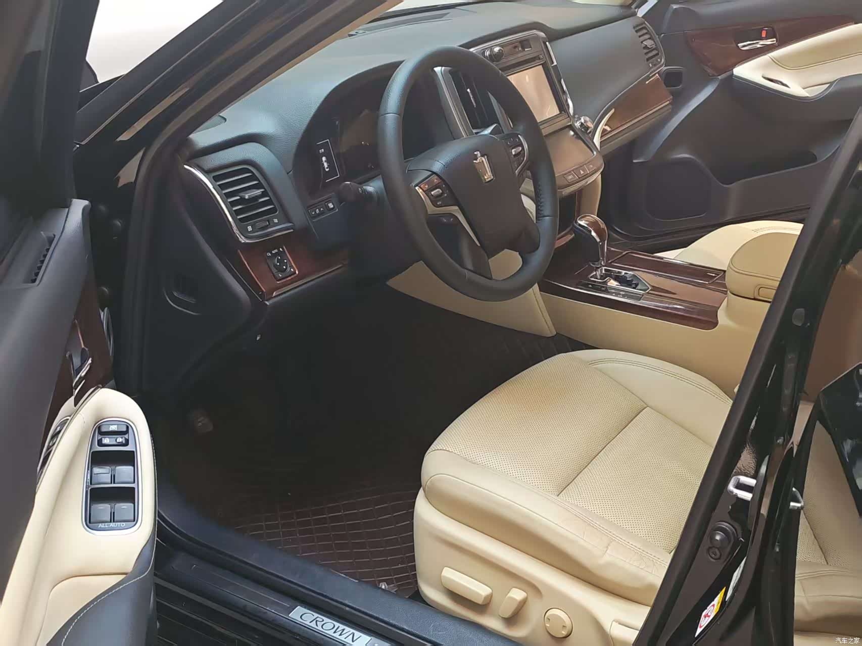 Toyota Crown, 2017 9