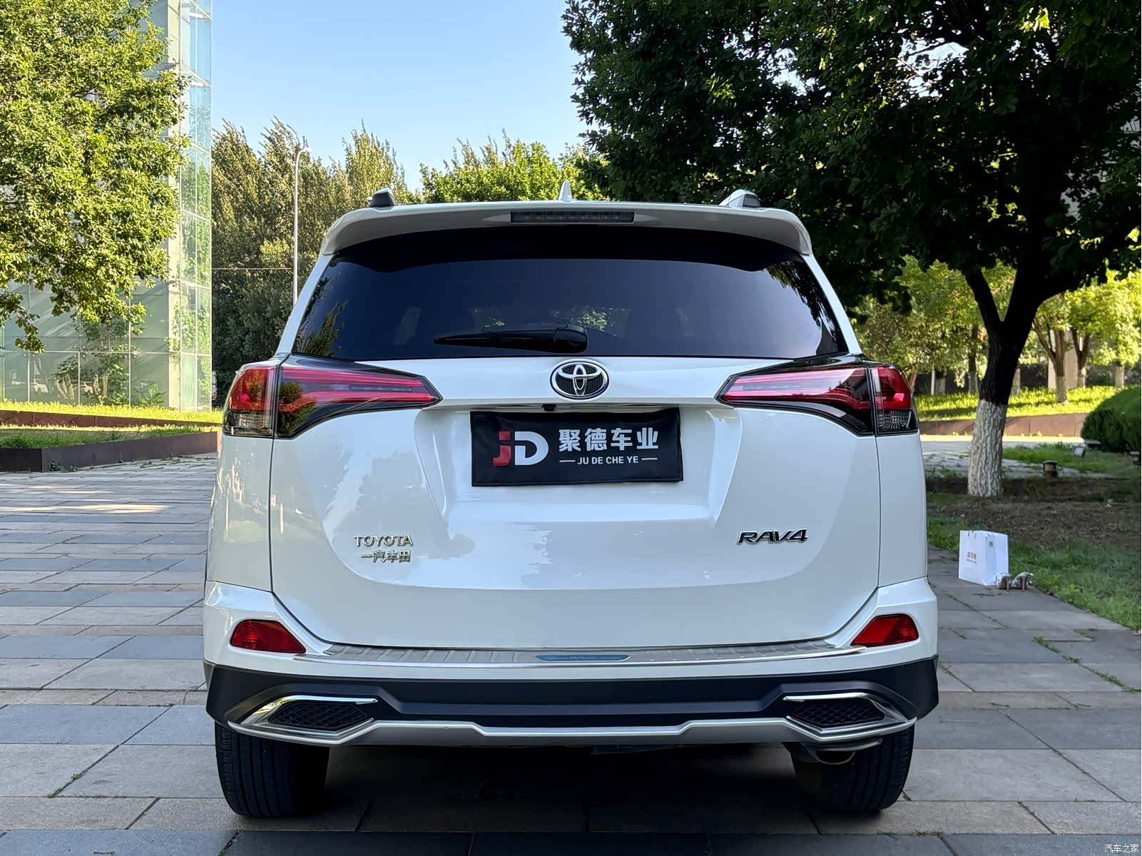 Toyota RAV4, 2018 11