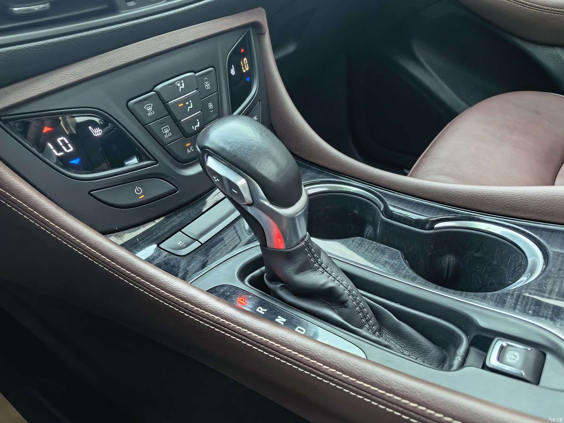 Buick Envision Plus, 2020 10
