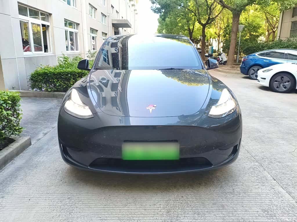 Tesla Model Y, 2024 3