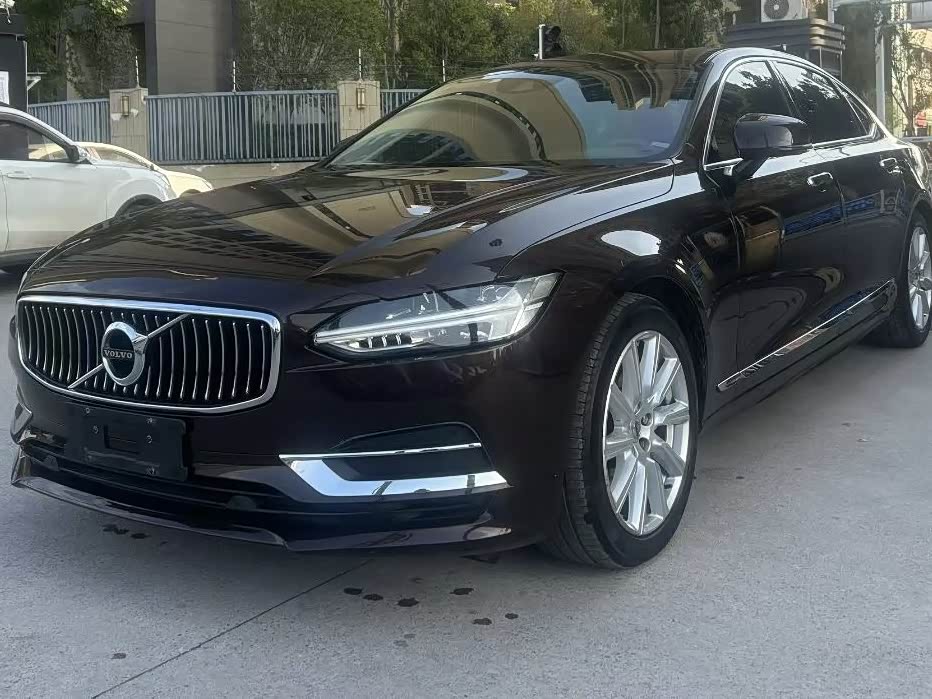 Volvo S90