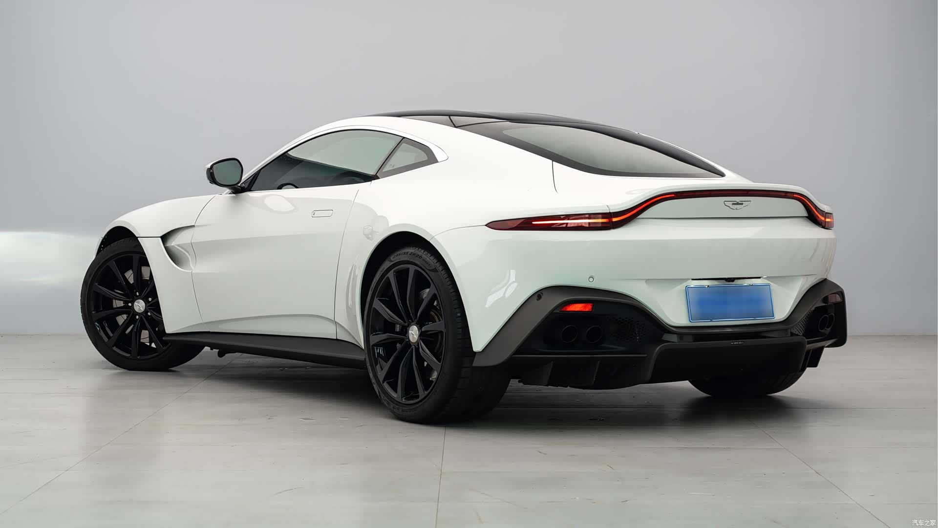 Aston Martin Vantage, 2022 14