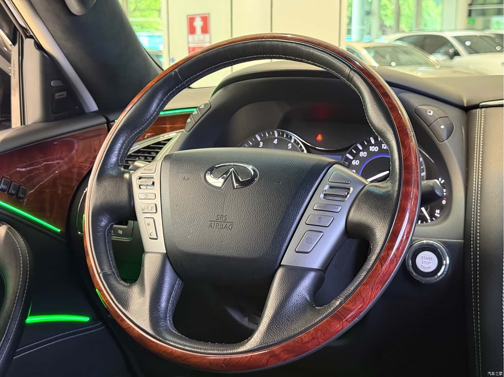 Infiniti QX80, 2017 16