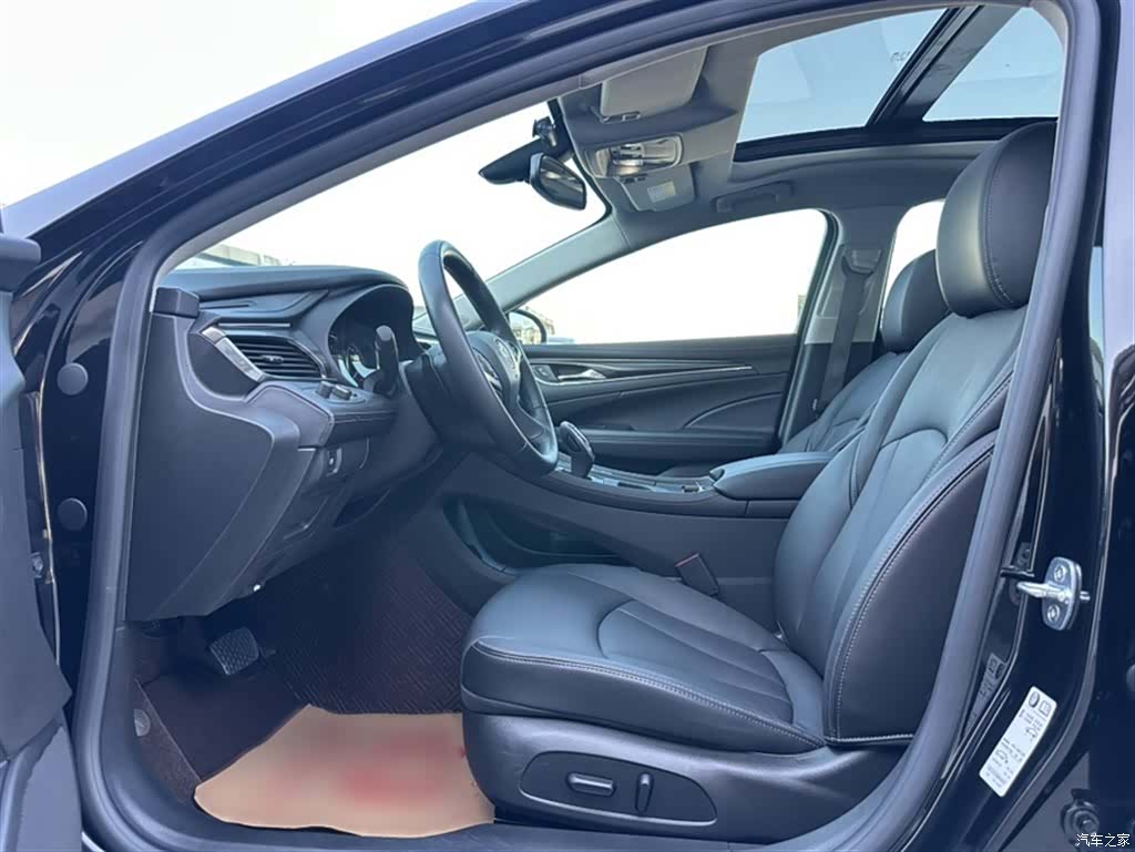 Buick LaCrosse, 2022 22