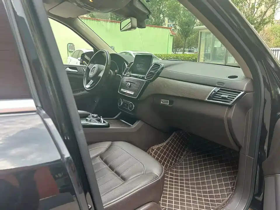 Mercedes-Benz GLE Mercedes-Benz GLE