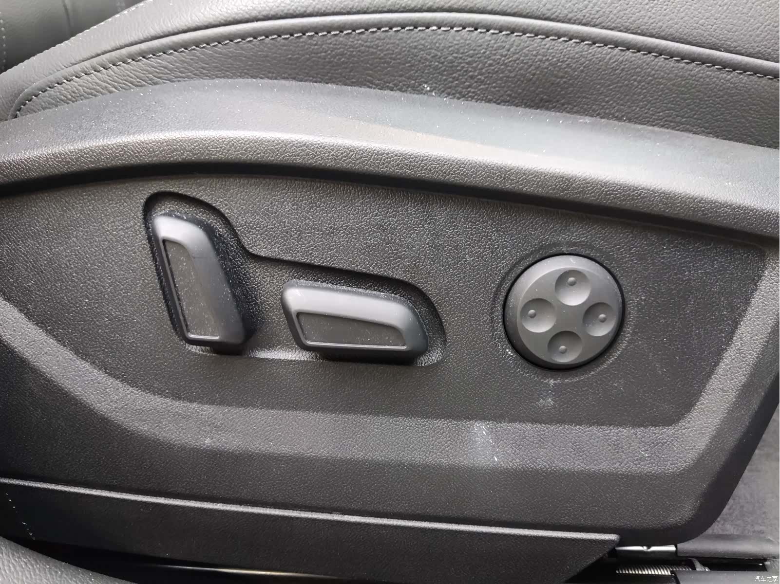 Audi Q2L, 2021 16