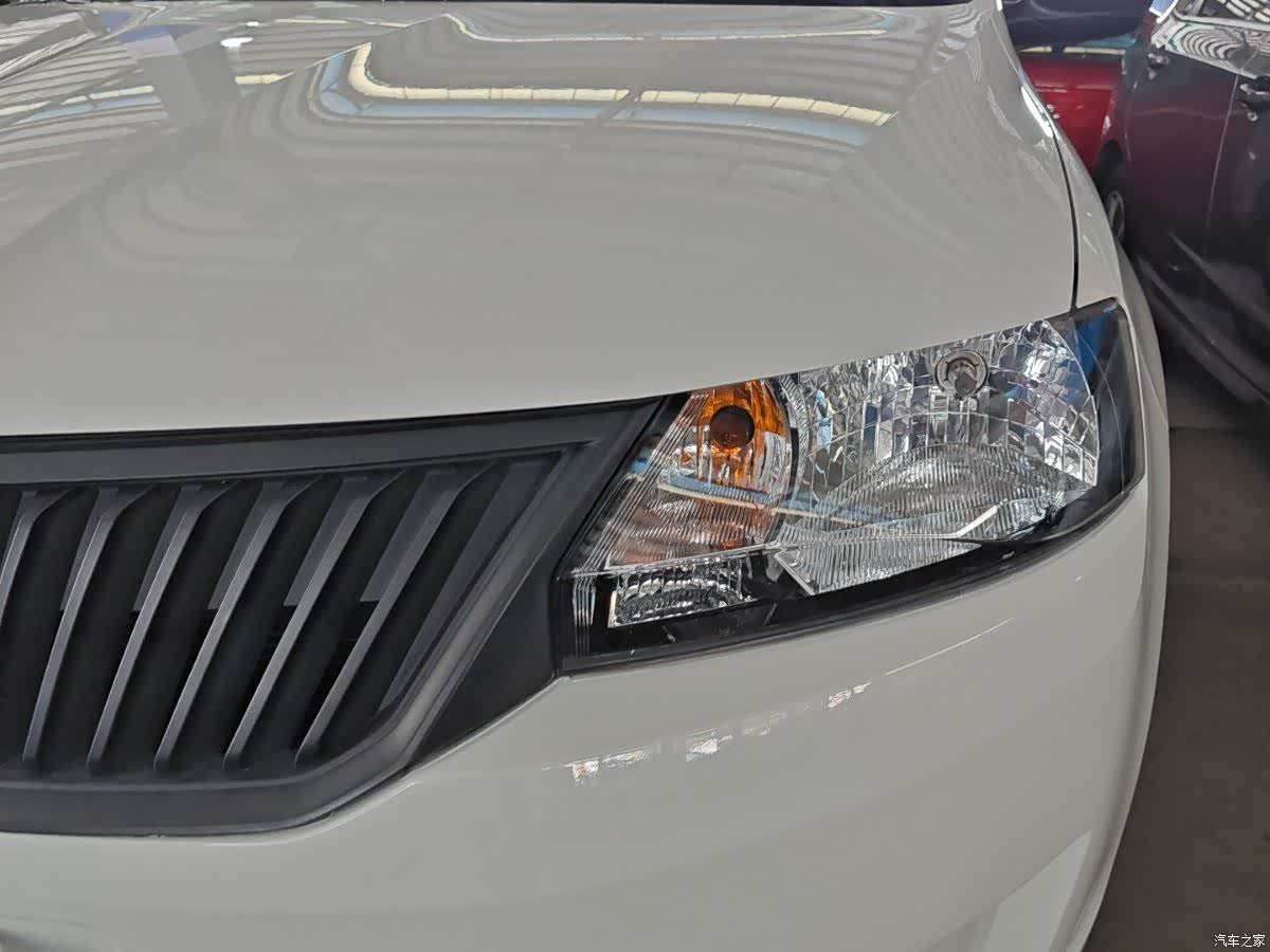 Skoda Rapid, 2016 10
