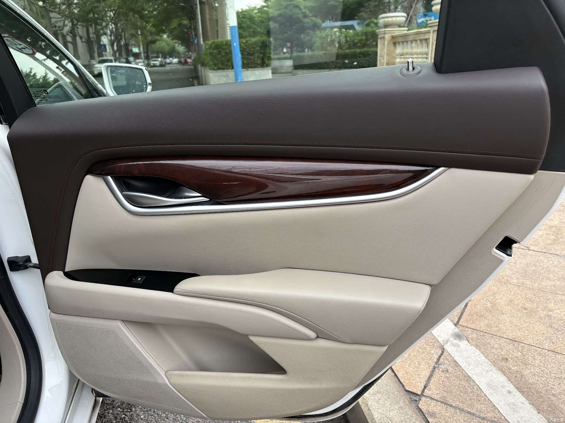 Cadillac XTS, 2016 11