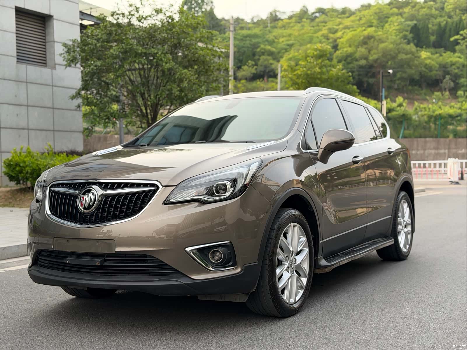 Buick Envision Plus, 2018 1