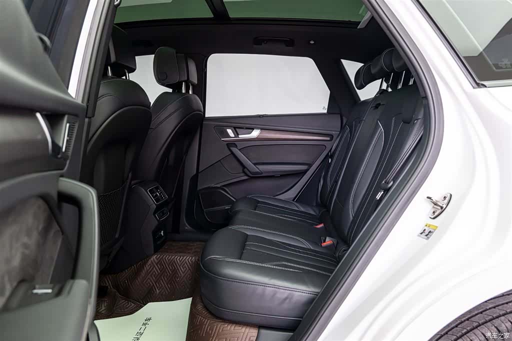 Audi Q5L, 2024 11