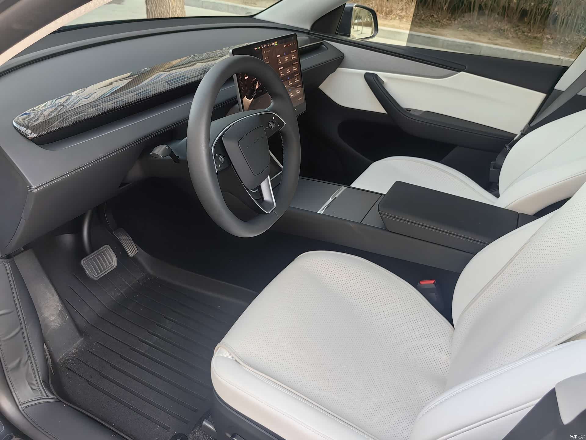 Tesla Model Y, 2025 20