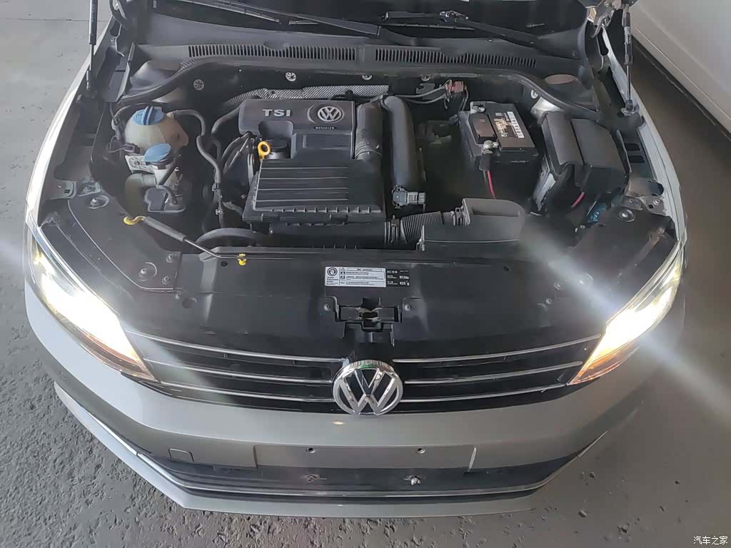 Volkswagen Sagitar, 2016 19