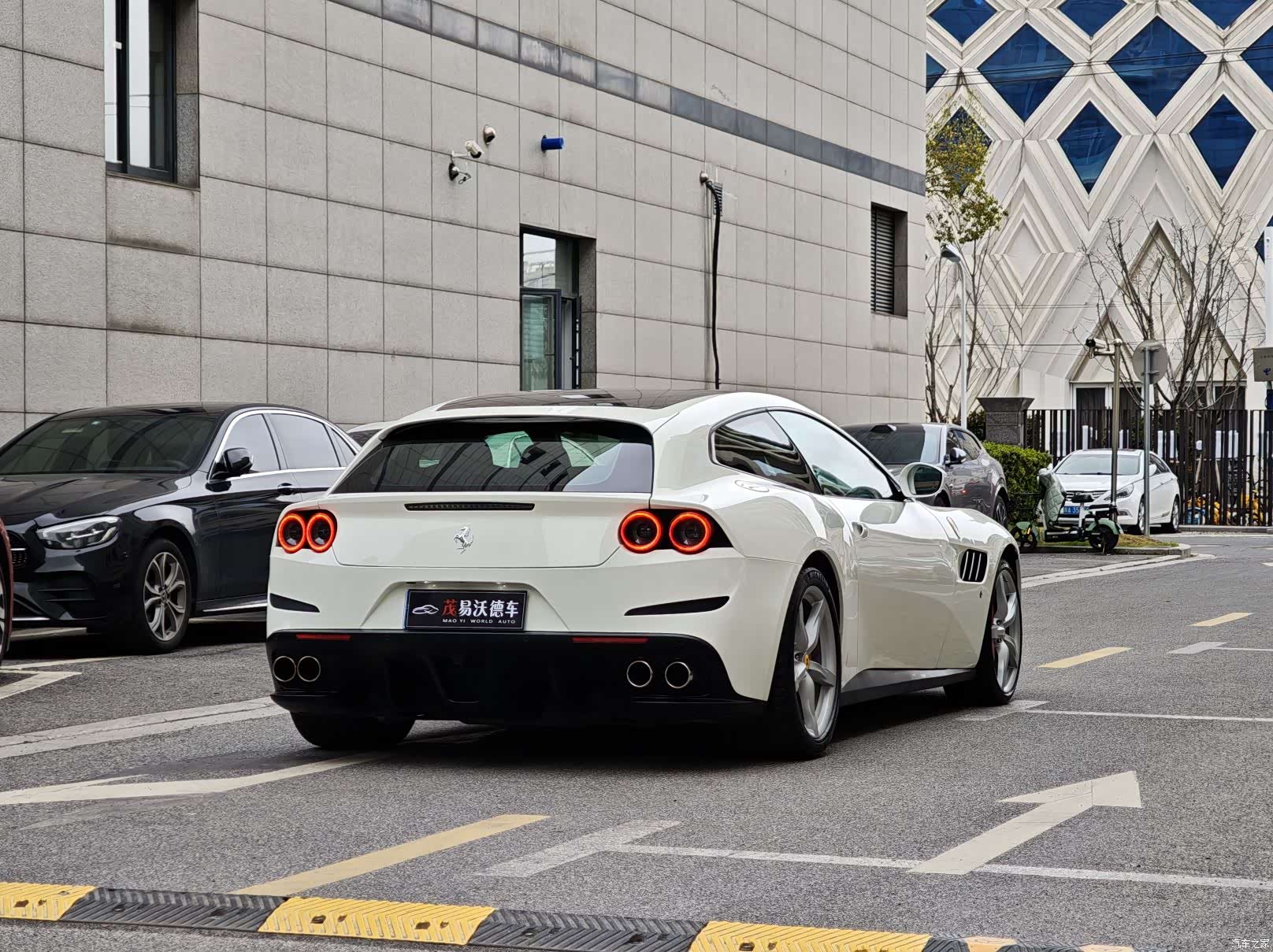 Ferrari GTC4Lus, 2019 6