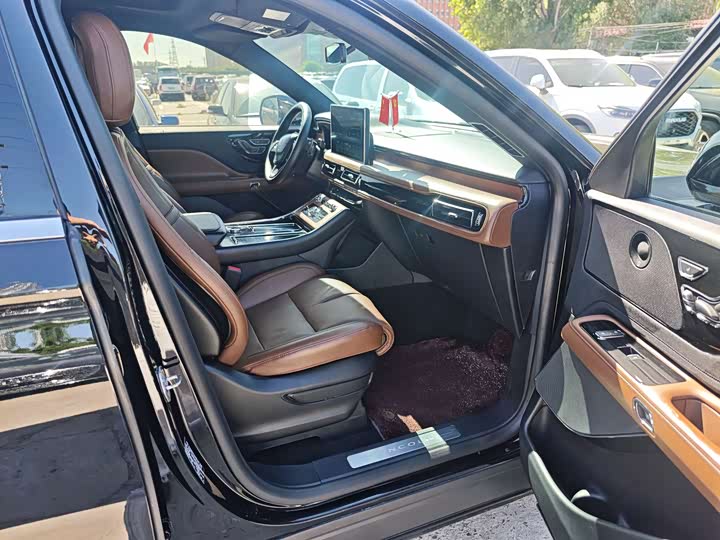 Lincoln Aviator, 2020 года фото 11