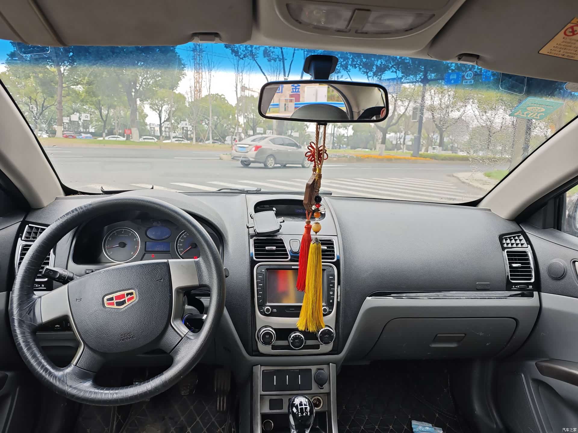 Geely Emgrand, 2013 6