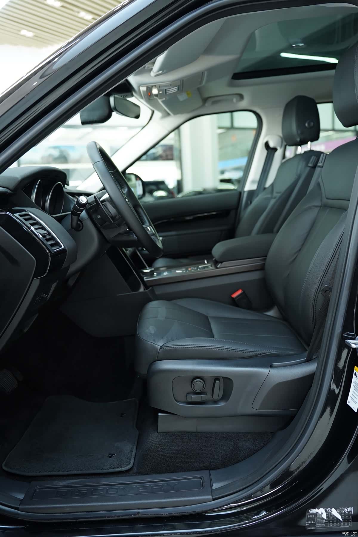 Land Rover Discovery, 2019 4