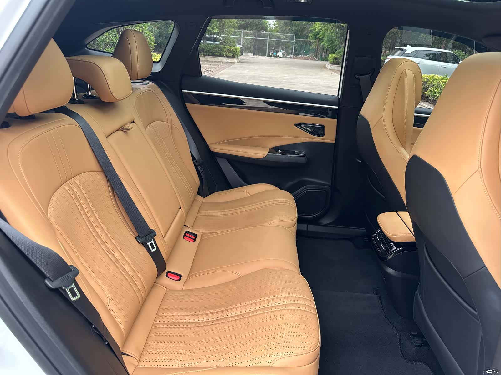 Geely Galaxy L7, 2024 35