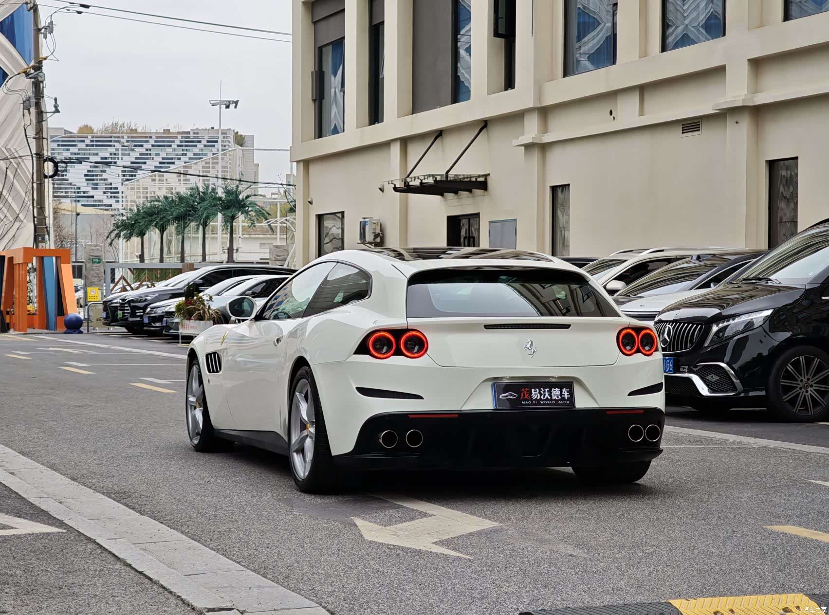 Ferrari GTC4Lus, 2019 все фото
