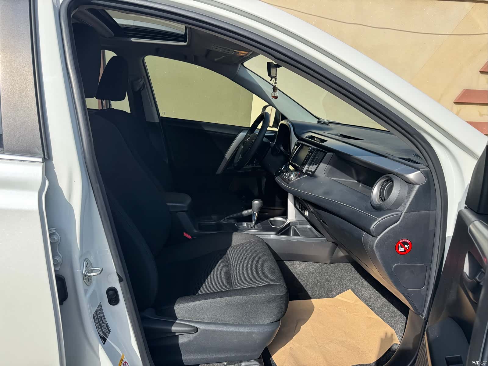 Toyota RAV4, 2018 18