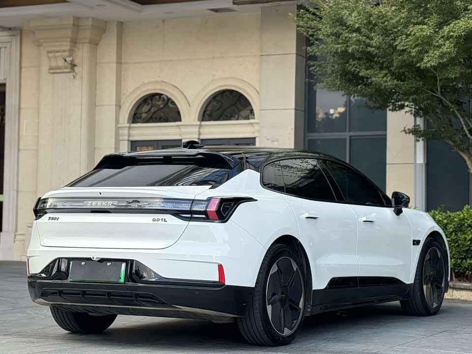 Zeekr 001