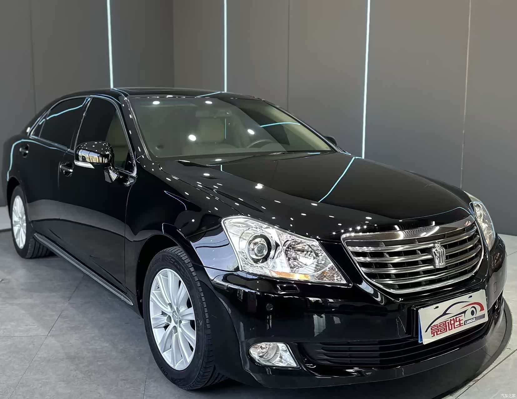 Toyota Crown, 2012 3