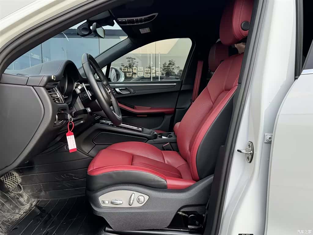 Porsche Macan, 2024 12