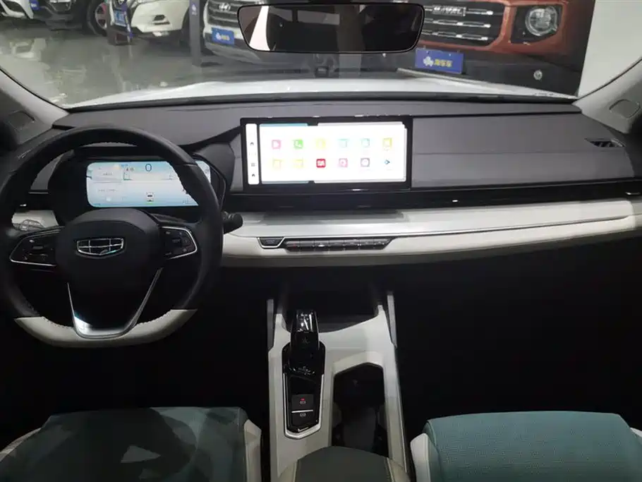 Geely Emgrand L HiP Geely Emgrand L HiP