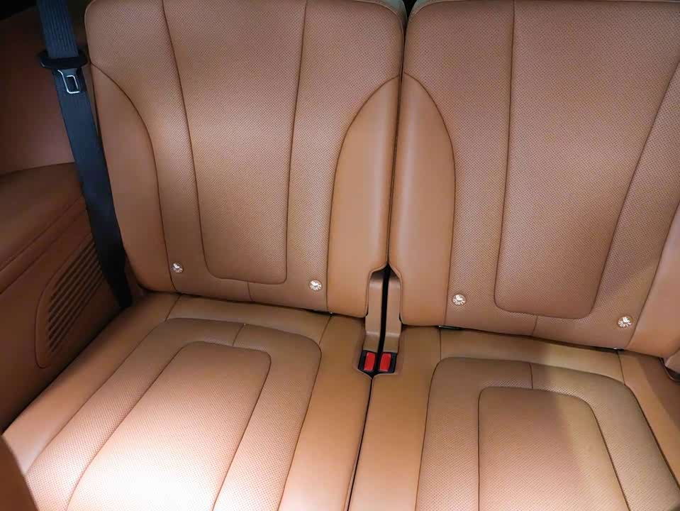 AITO Ask the world M9