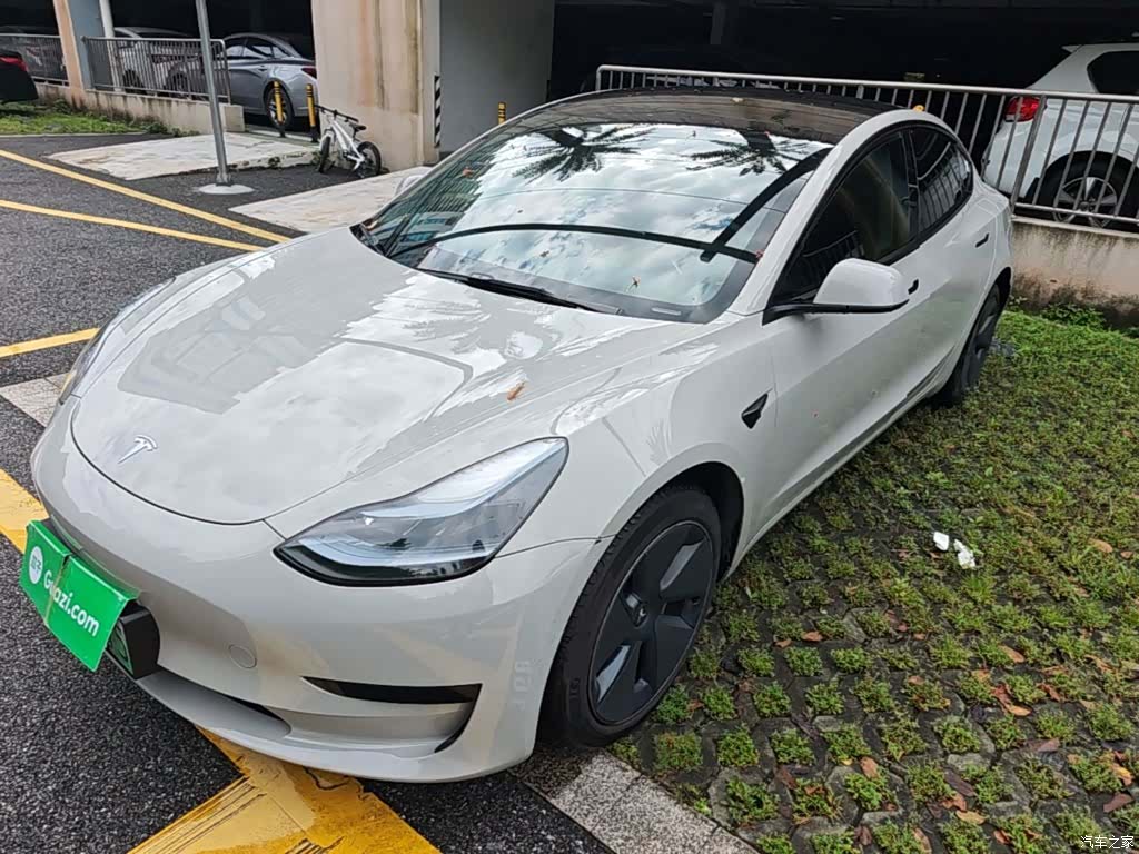 Tesla Model 3, 2023 1