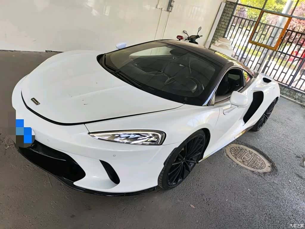 McLaren GT