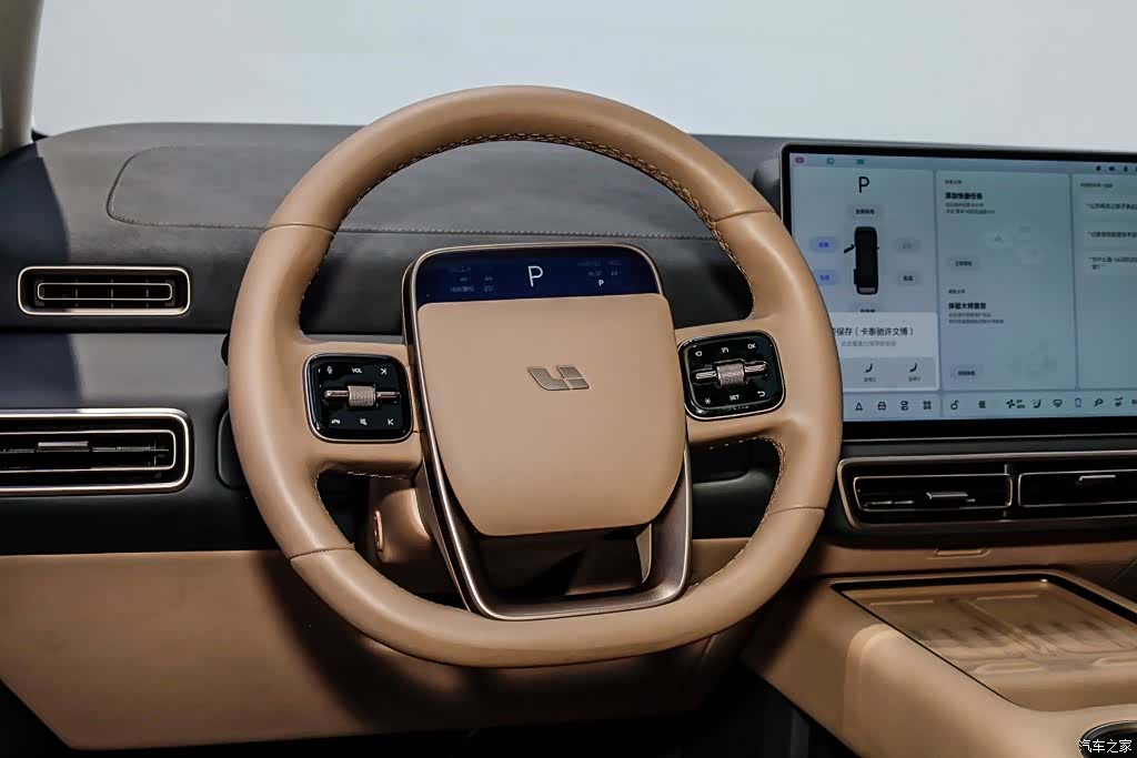 Li Auto MEGA, 2025 27