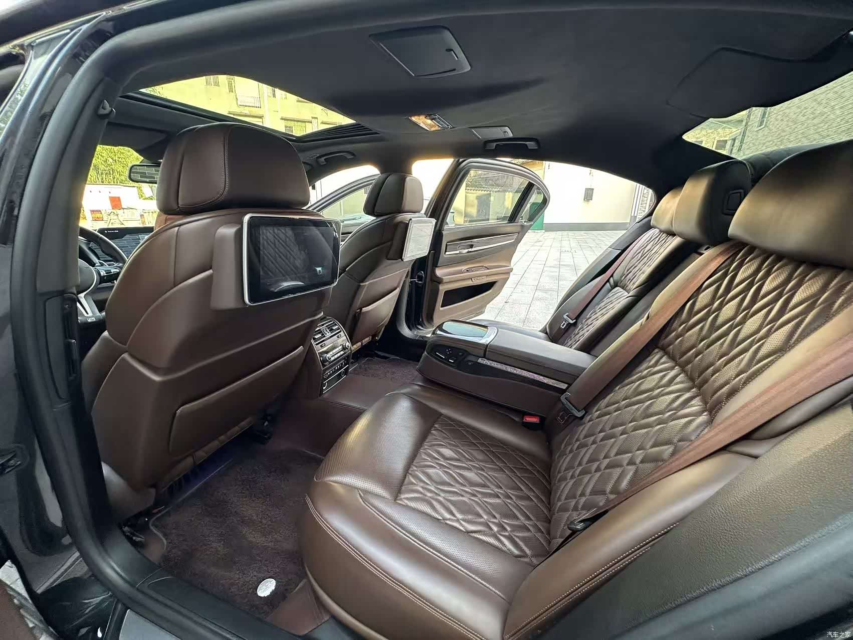 BMW 7 Series, 2011 8