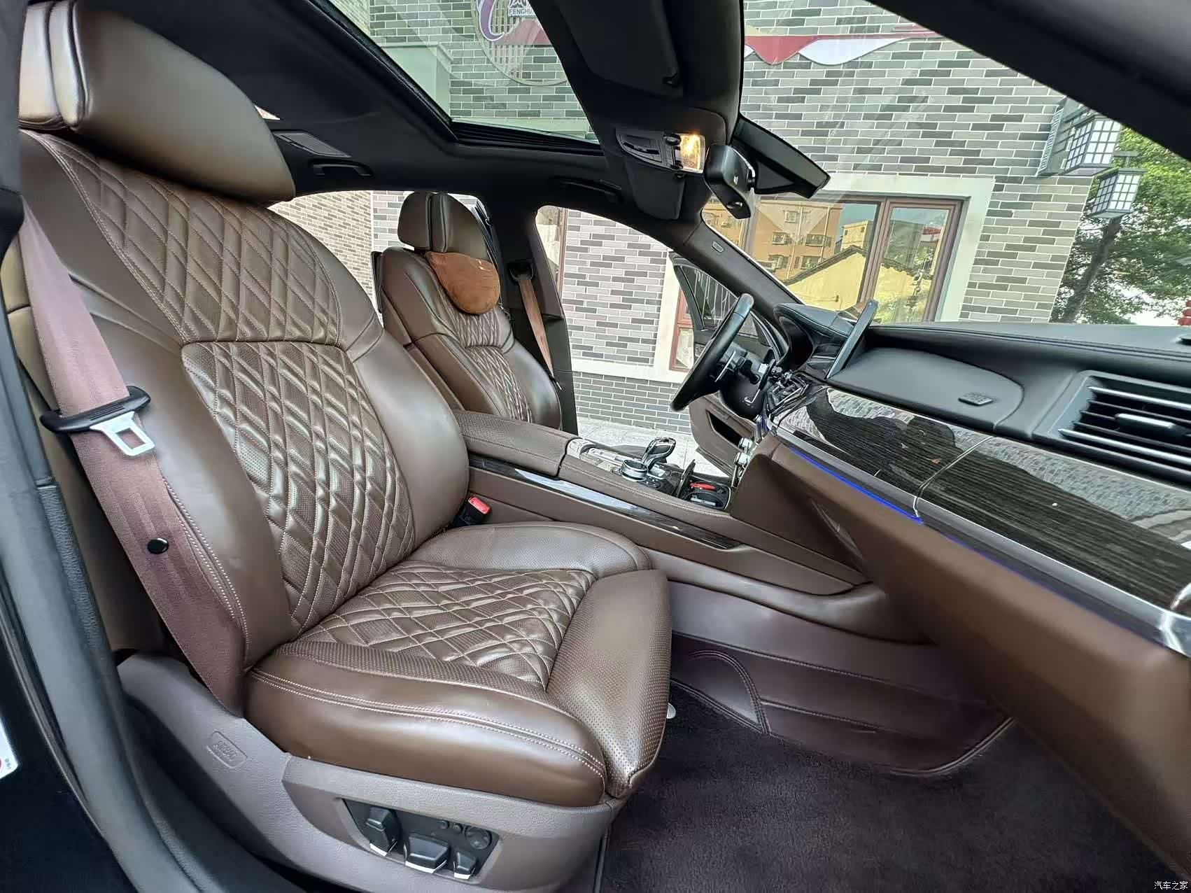 BMW 7 Series, 2011 10