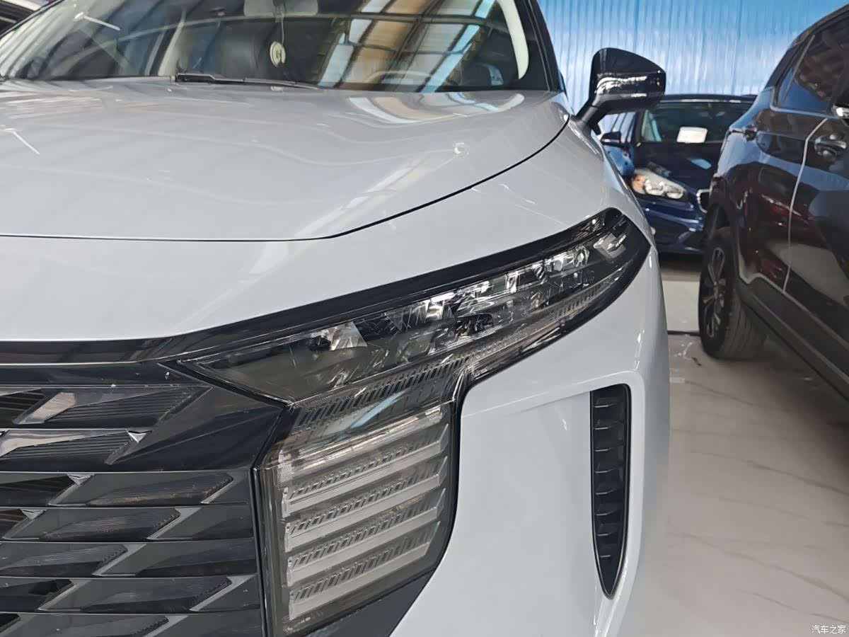 Nissan V, 2022 10