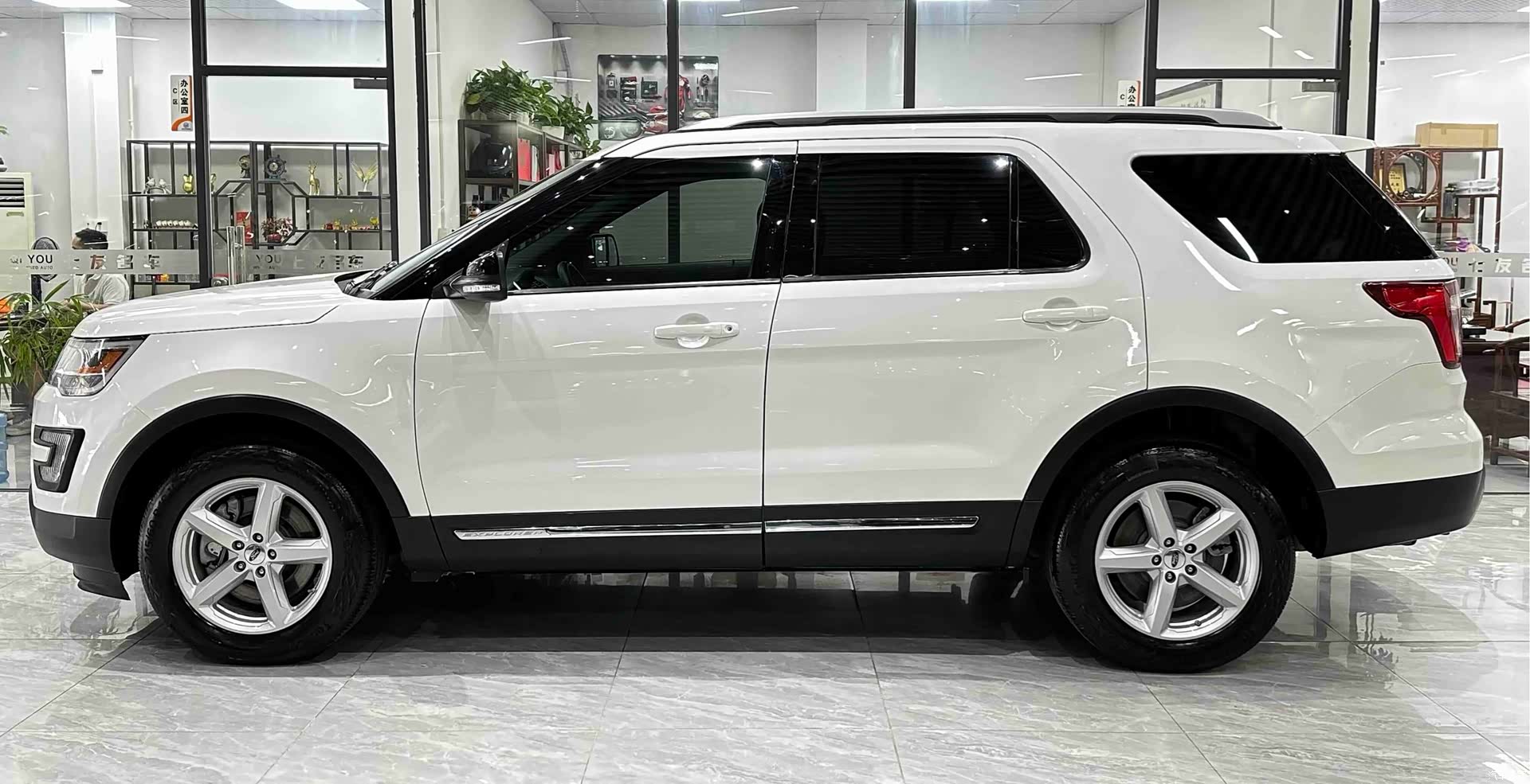 Ford Explorer, 2015 8