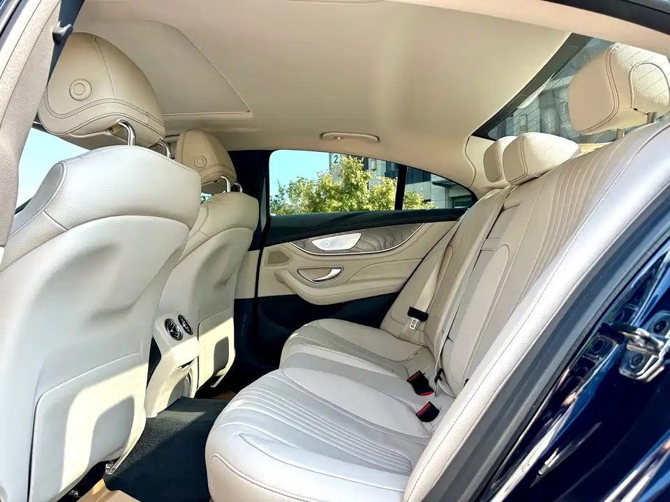 Mercedes-Benz CLS Mercedes-Benz CLS