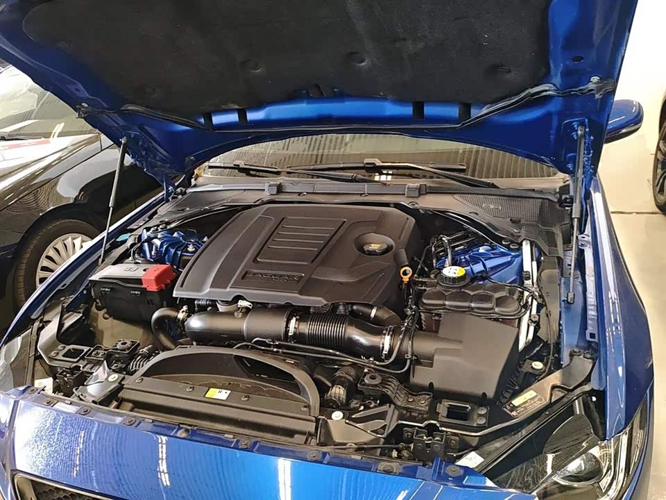 Jaguar XEL Jaguar XEL
