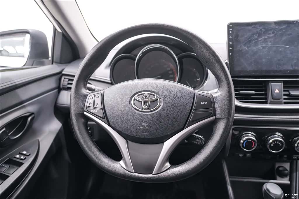 Toyota YARiS L, 2023 17