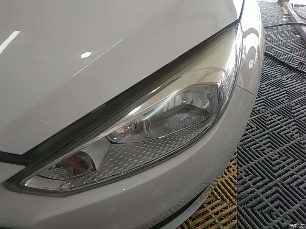 Ford Focus, 2015 24