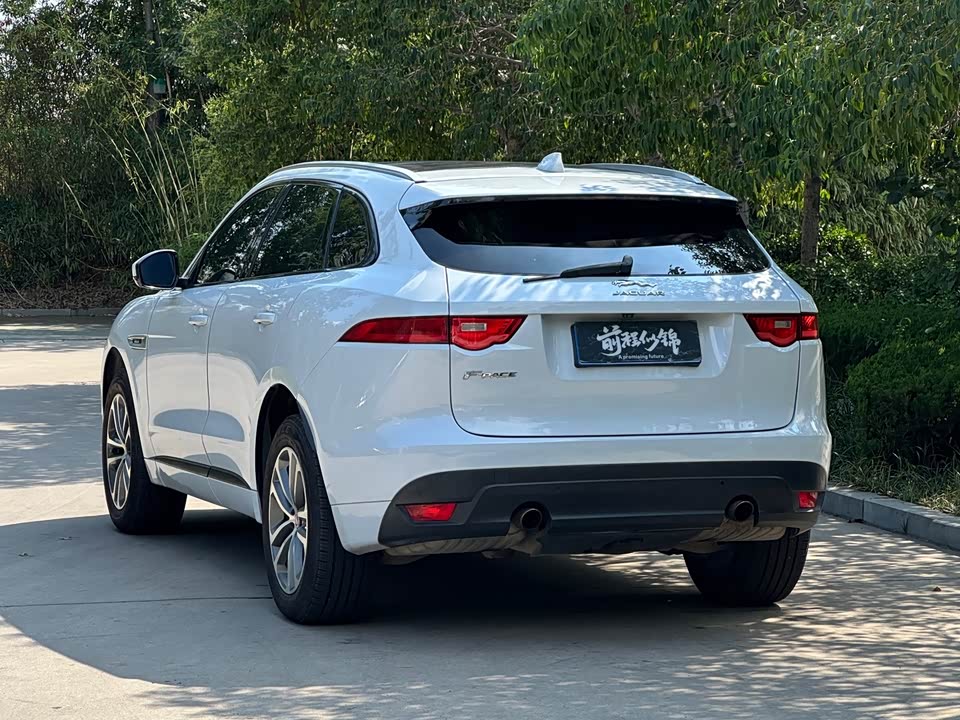 Jaguar F-PACE Jaguar F-PACE