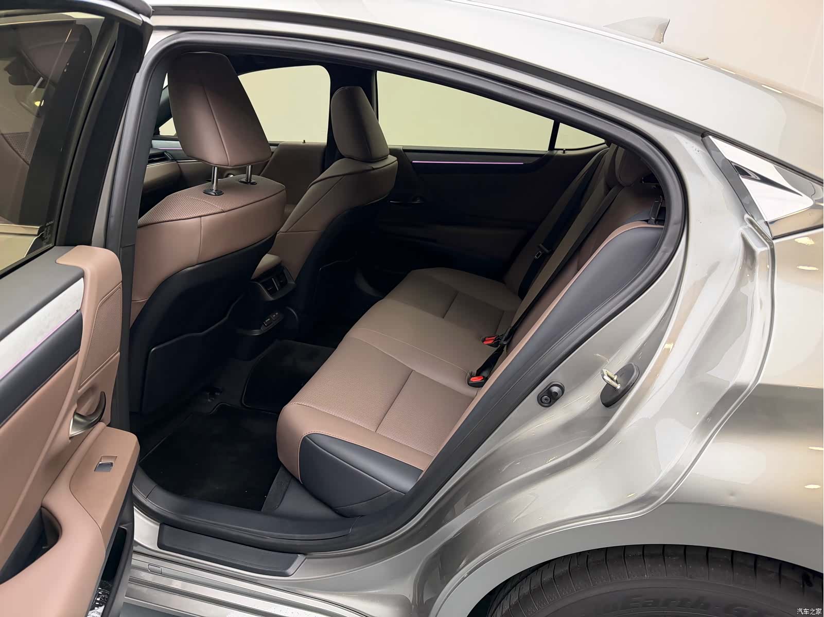Lexus ES, 2024 16